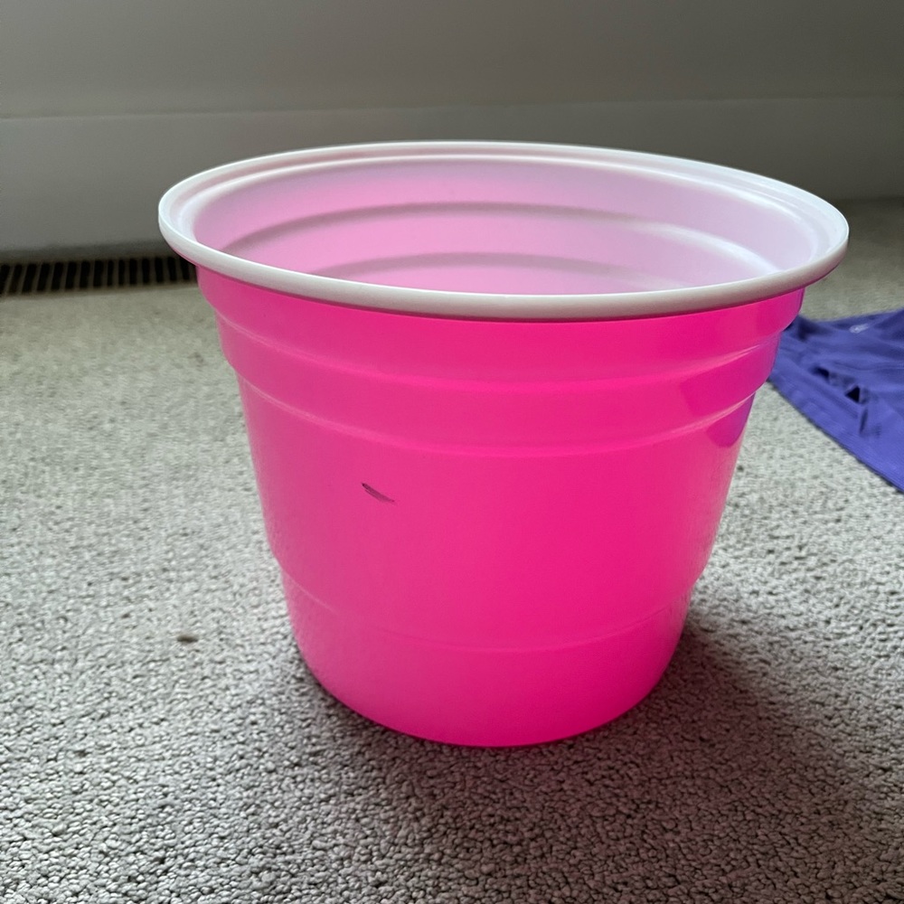 Storage container